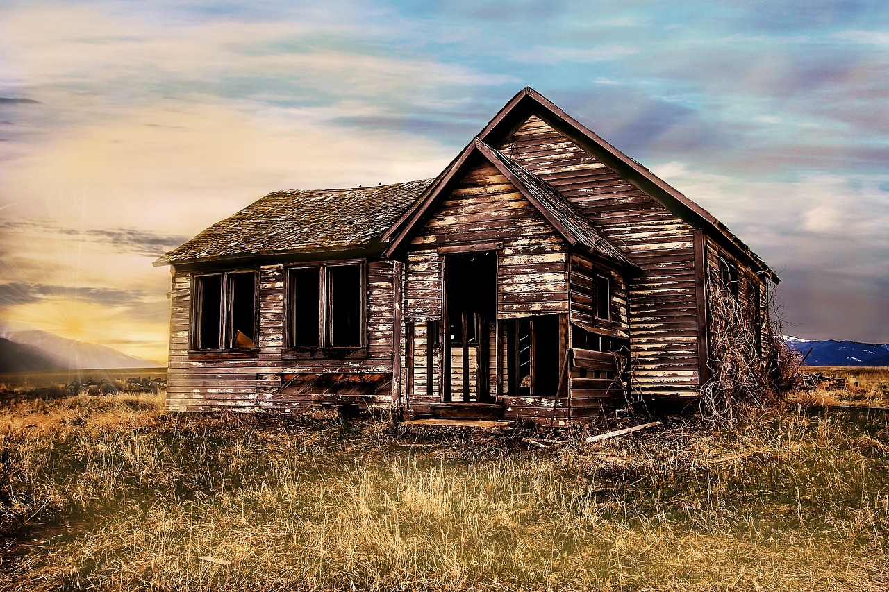 farmhouse, farmstead, abandoned-2535919.jpg